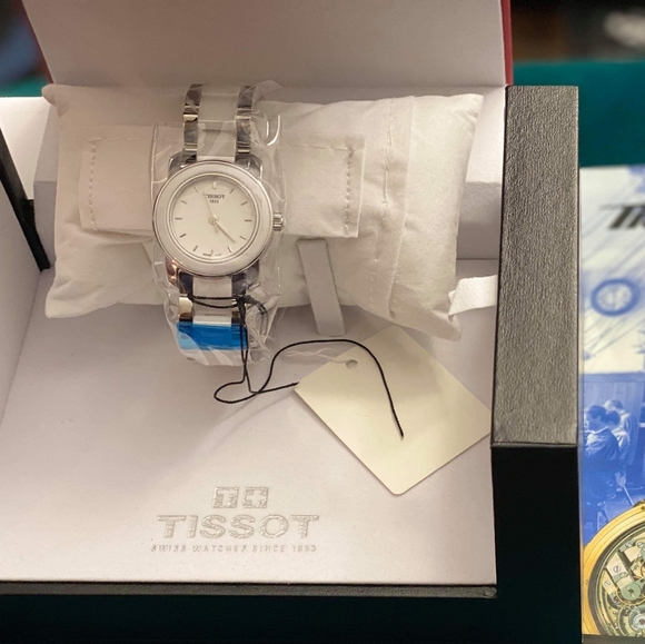 Tissot Women's Watch - Picture 4 of 8